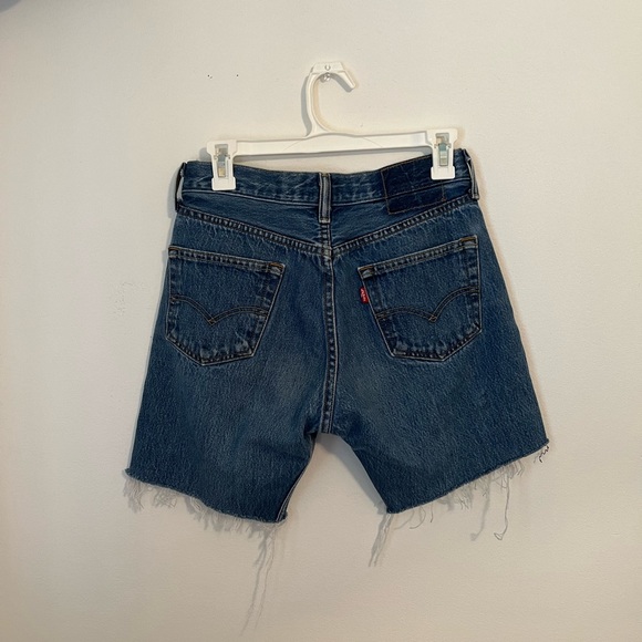 Levi’s mid-thigh denim shorts - Picture 2 of 2